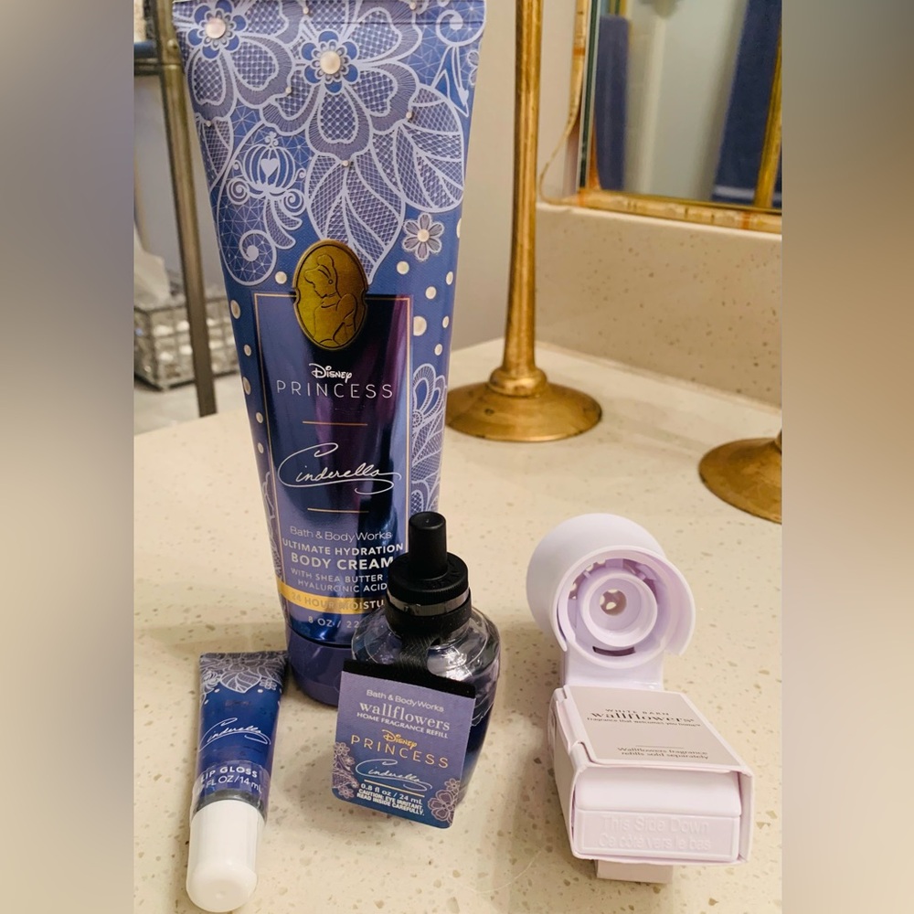 Disney Princess Enchanted Body Lotion, lip gloss, plug in, & refill by BBW - Picture 3 of 3